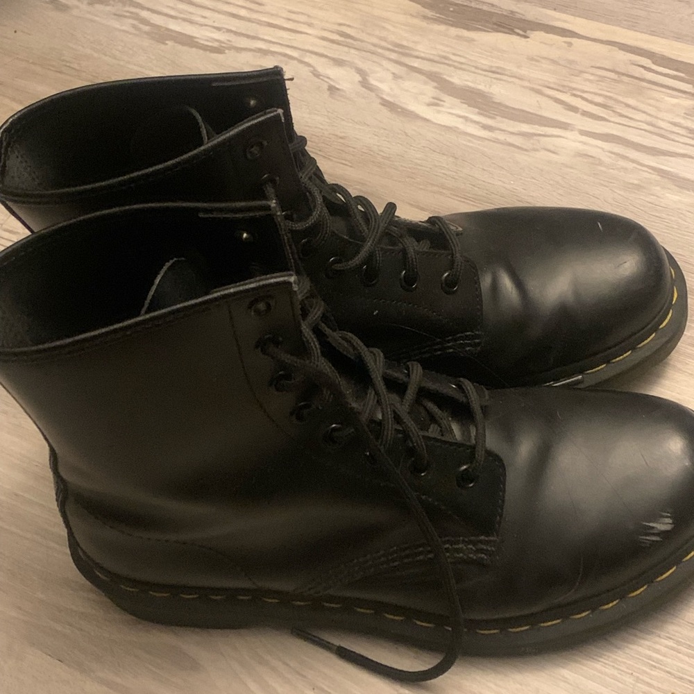 DOC MARTENS AUTHENTIC BLACK 1460 BOOTS SIZE 9